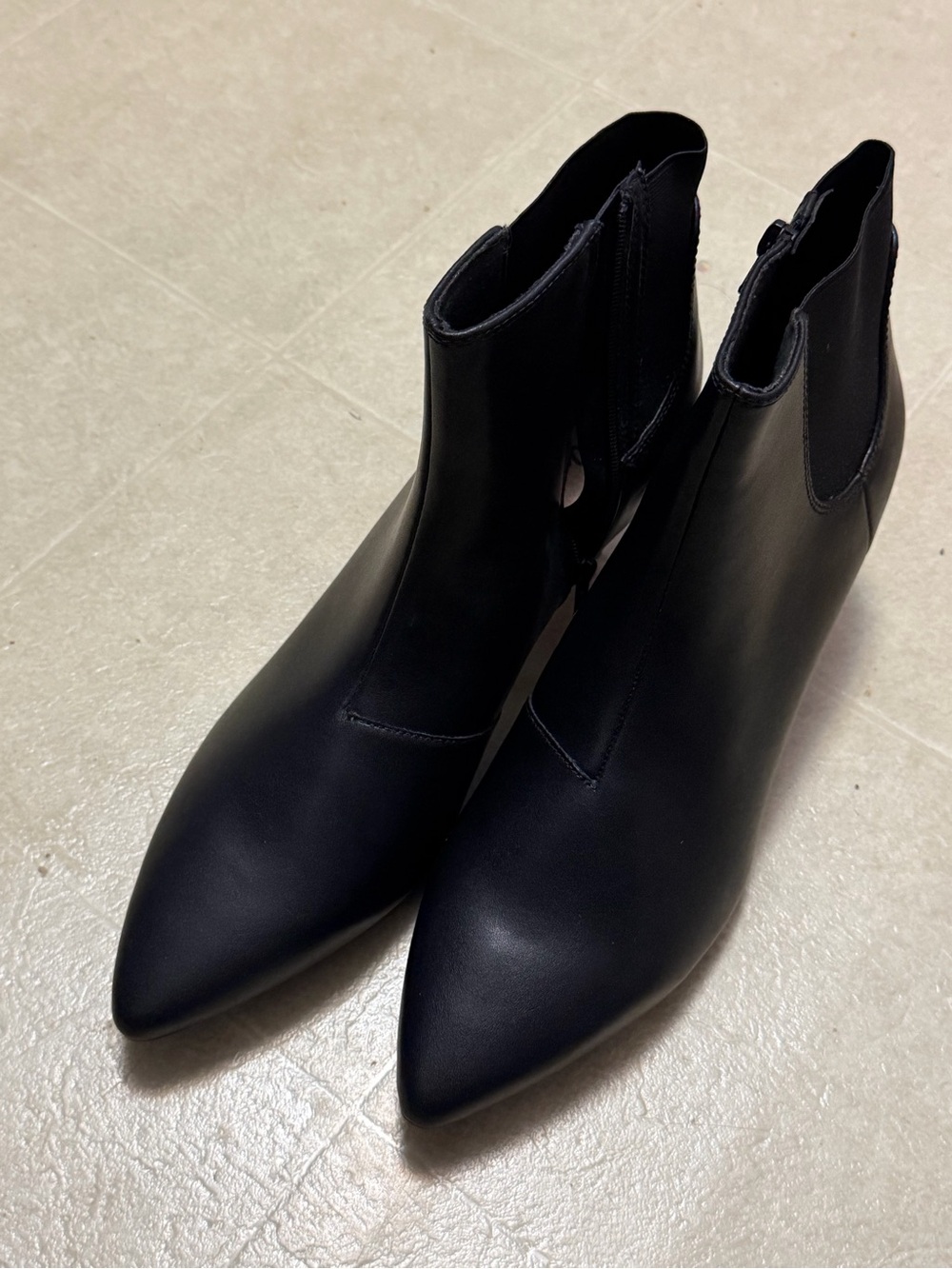 Women's Black Pointed Toe Ankle Boots Clark’s brand